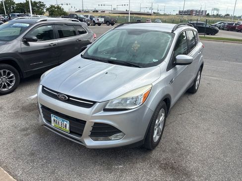 Used 2014 Ford Escape SE w/ Equipment Group 201A FWD image 2