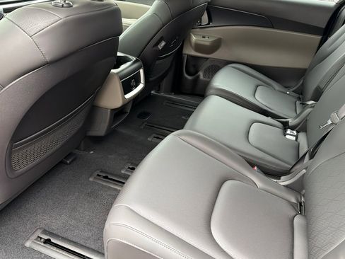 New 2026 Kia Carnival LXS image 10