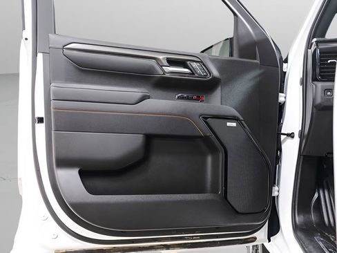 Used 2025 GMC Sierra 1500 AT4 image 24