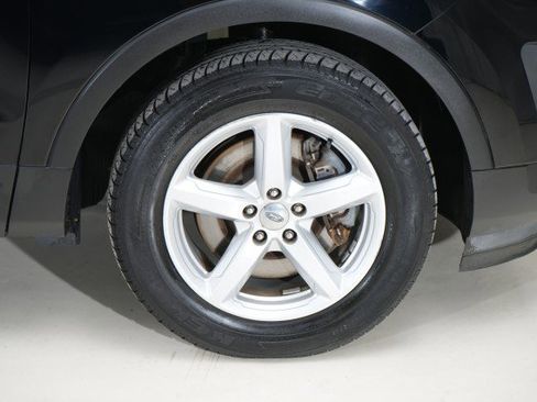 Used 2017 Ford Explorer XLT w/ Equipment Group 201A image 30