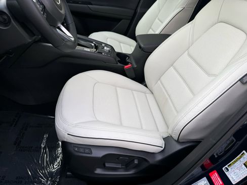New 2025 MAZDA CX-5 AWD 2.5 S w/ Preferred Package image 4