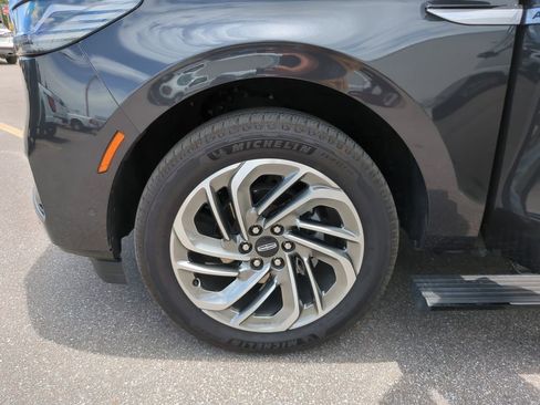 Used 2025 Lincoln Navigator L Reserve AWD/4WD image 36
