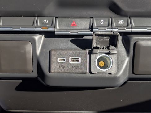 Used 2020 Chevrolet Silverado 1500 LT image 21