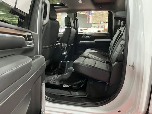 Used 2025 GMC Sierra 3500 Denali w/ Denali Reserve Package image 14