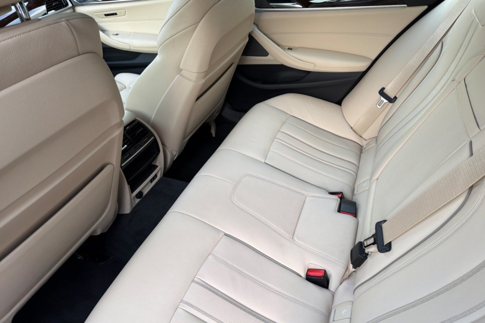 Used 2020 BMW 540i w/ Premium Package RWD image 11
