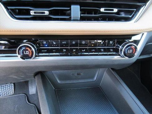 New 2026 Chevrolet Equinox ACTIV w/ Convenience Package III image 25