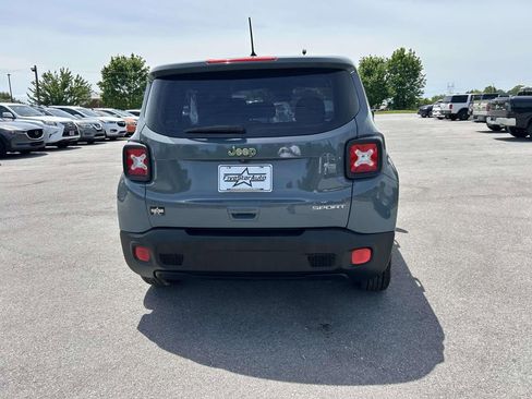 Used 2018 Jeep Renegade Sport w/ Power & Air Group FWD image 4