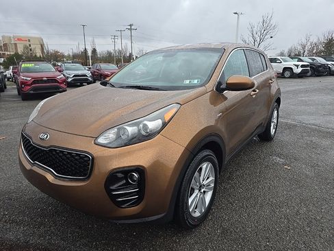 Used 2017 Kia Sportage LX image 3