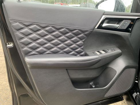 Used 2023 Mitsubishi Outlander SEL image 9