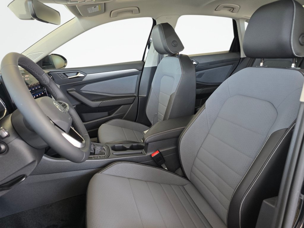 New 2026 Volkswagen Jetta SE FWD image 18
