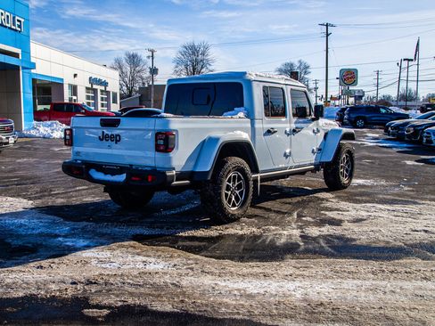 Used 2025 Jeep Gladiator Rubicon w/ Steel Bumper Group AWD/4WD image 7