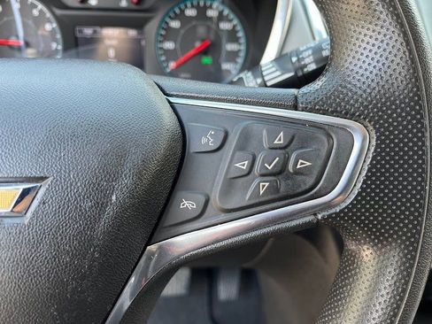 Used 2020 Chevrolet Equinox LS FWD image 16