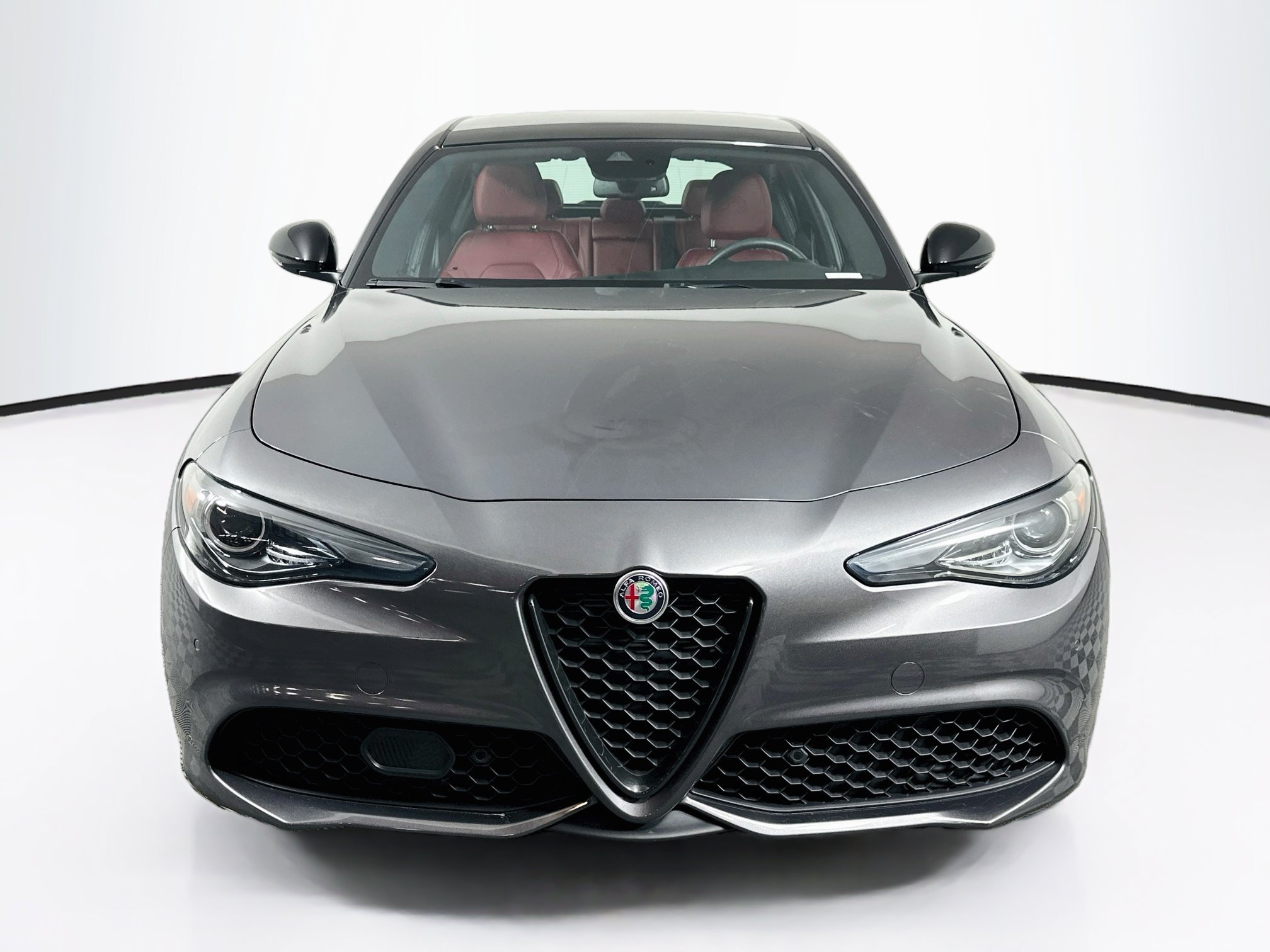 Used 2023 Alfa Romeo Giulia Veloce RWD image 2