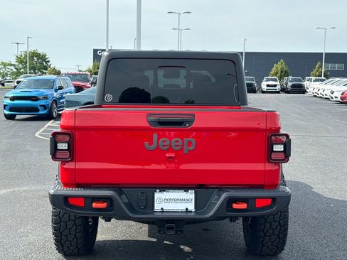Used 2024 Jeep Gladiator Mojave w/ Technology Group AWD/4WD image 4