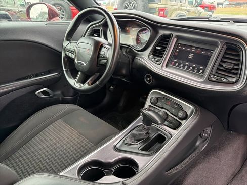Used 2018 Dodge Challenger SXT image 20