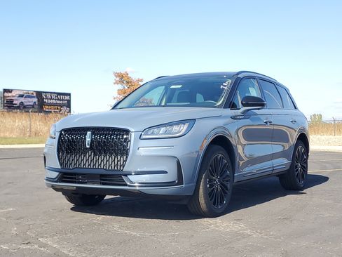 New 2026 Lincoln Corsair Premiere image 2