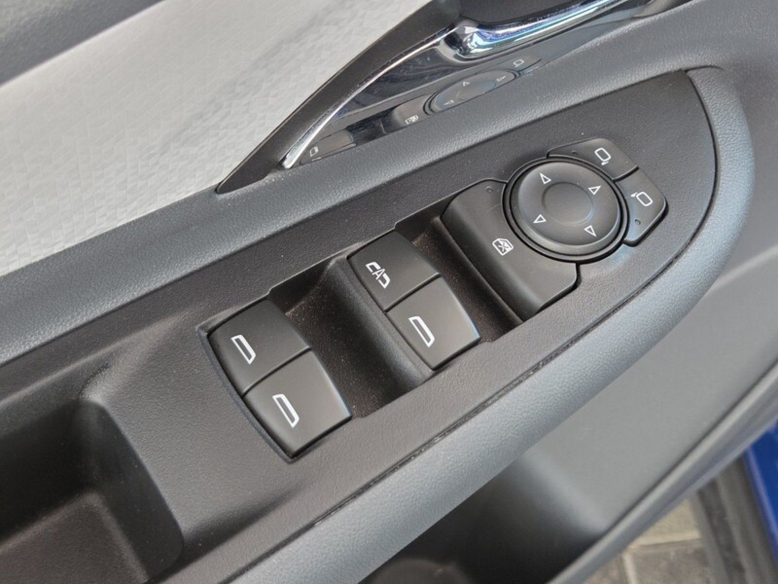 Used 2020 Chevrolet Bolt LT FWD image 22