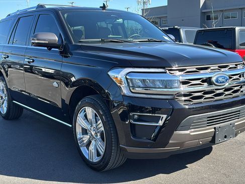 Used 2024 Ford Expedition King Ranch image 3