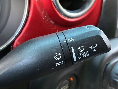 Used 2020 Jeep Wrangler Rubicon w/ Uconnect 4C Nav & Sound Group AWD/4WD image 27