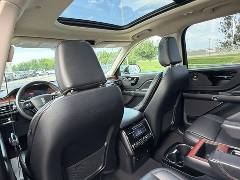 Used 2022 Lincoln Aviator Reserve w/ Equipment Group 201A AWD/4WD image 45