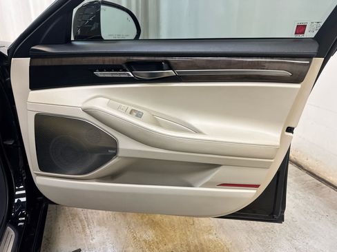 Used 2018 Genesis G90 5.0 Ultimate AWD/4WD image 31