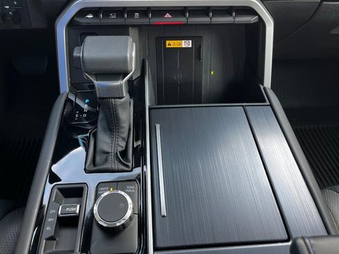 Used 2024 Toyota Tundra Platinum image 21