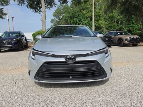 Used 2026 Toyota Corolla LE FWD image 3