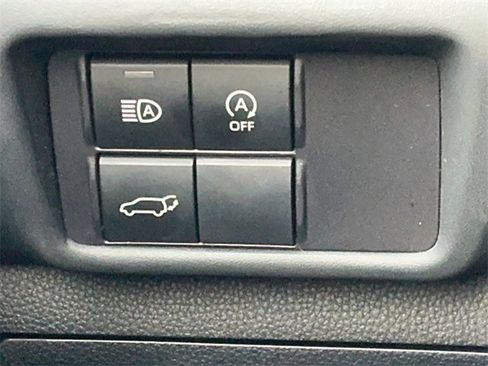 Used 2024 Toyota Highlander LE image 28