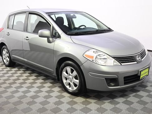 Used 2008 Nissan Versa Hatchback w/ Convenience Pkg FWD image 6