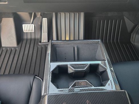 Used 2024 Tesla Cybertruck AWD Crew Cab image 29