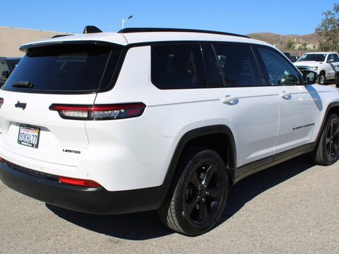 Used 2023 Jeep Grand Cherokee L Limited w/ Black Appearance Package image 4