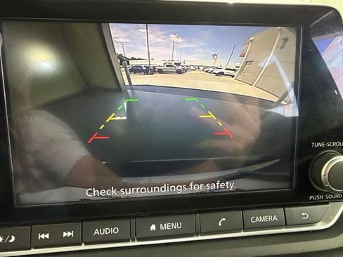 Used 2024 Nissan Rogue S FWD image 22