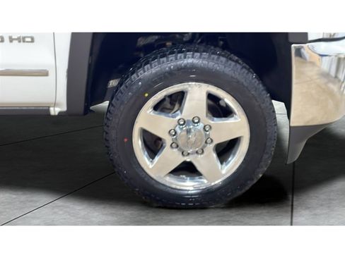 Used 2015 Chevrolet Silverado 2500 LTZ w/ LTZ Plus Package image 19