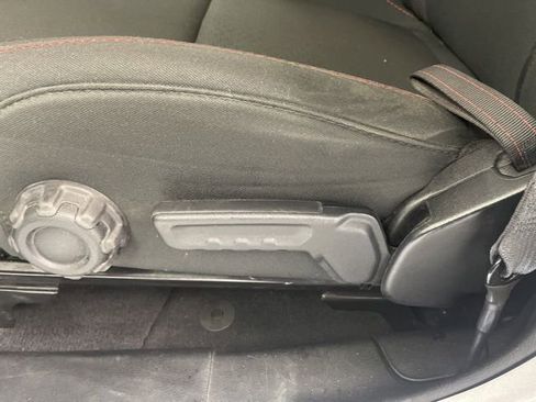 Used 2023 Jeep Wrangler Unlimited Rubicon image 17