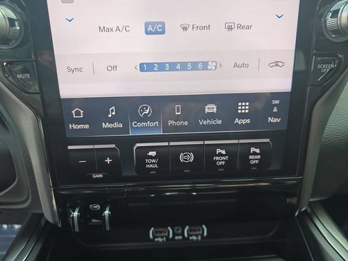 New 2026 RAM 2500 Laramie AWD/4WD image 20