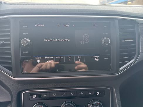 Used 2020 Volkswagen Atlas Cross Sport SE image 21