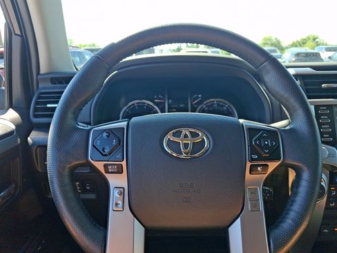 Used 2023 Toyota 4Runner Limited AWD/4WD image 20