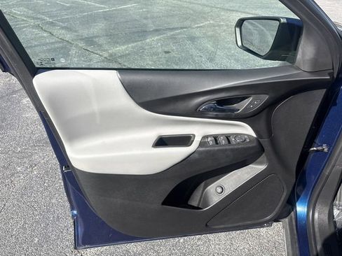 Used 2023 Chevrolet Equinox LT w/ Driver Convenience Package image 13