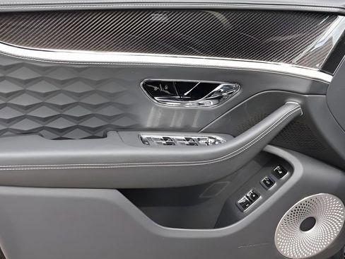 New 2026 Bentley Flying Spur Plug-In Hybrid image 14