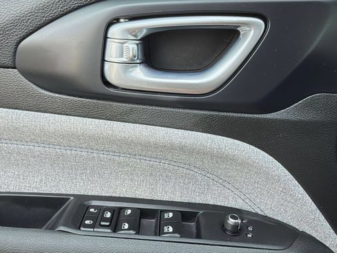 Used 2025 Subaru Ascent Premium AWD/4WD image 18