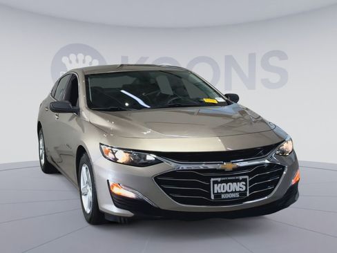 Used 2022 Chevrolet Malibu LS w/ LPO, Floor Liner Package FWD image 4