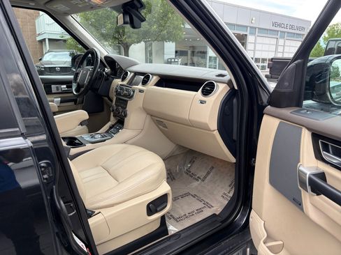 Used 2016 Land Rover LR4 HSE AWD/4WD image 28