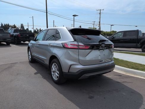 Used 2024 Ford Edge SEL w/ Convenience Package AWD/4WD image 3