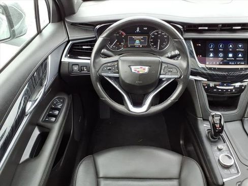 Used 2024 Cadillac XT6 Premium Luxury image 17