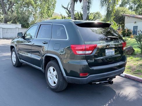 Used 2011 Jeep Grand Cherokee Laredo AWD/4WD image 3