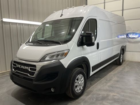 Used 2024 RAM ProMaster 2500 w/ Quick Order Package 22G SLT image 3