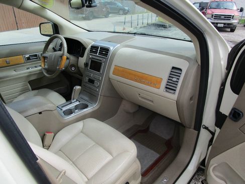 Used 2007 Lincoln MKX AWD image 17