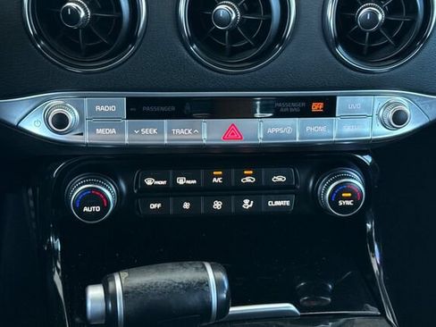 Used 2020 Kia Stinger GT-Line RWD image 19