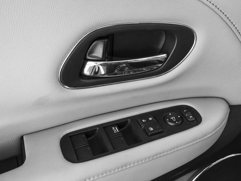 Used 2016 Honda HR-V EX-L image 17