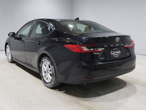 Used 2025 Toyota Camry LE FWD image 5
